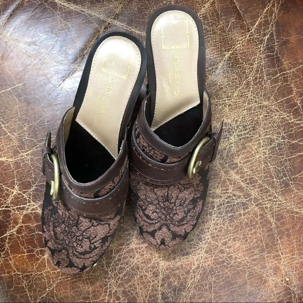 NWOB Liz Claiborne brown tapestry mules . Size 6